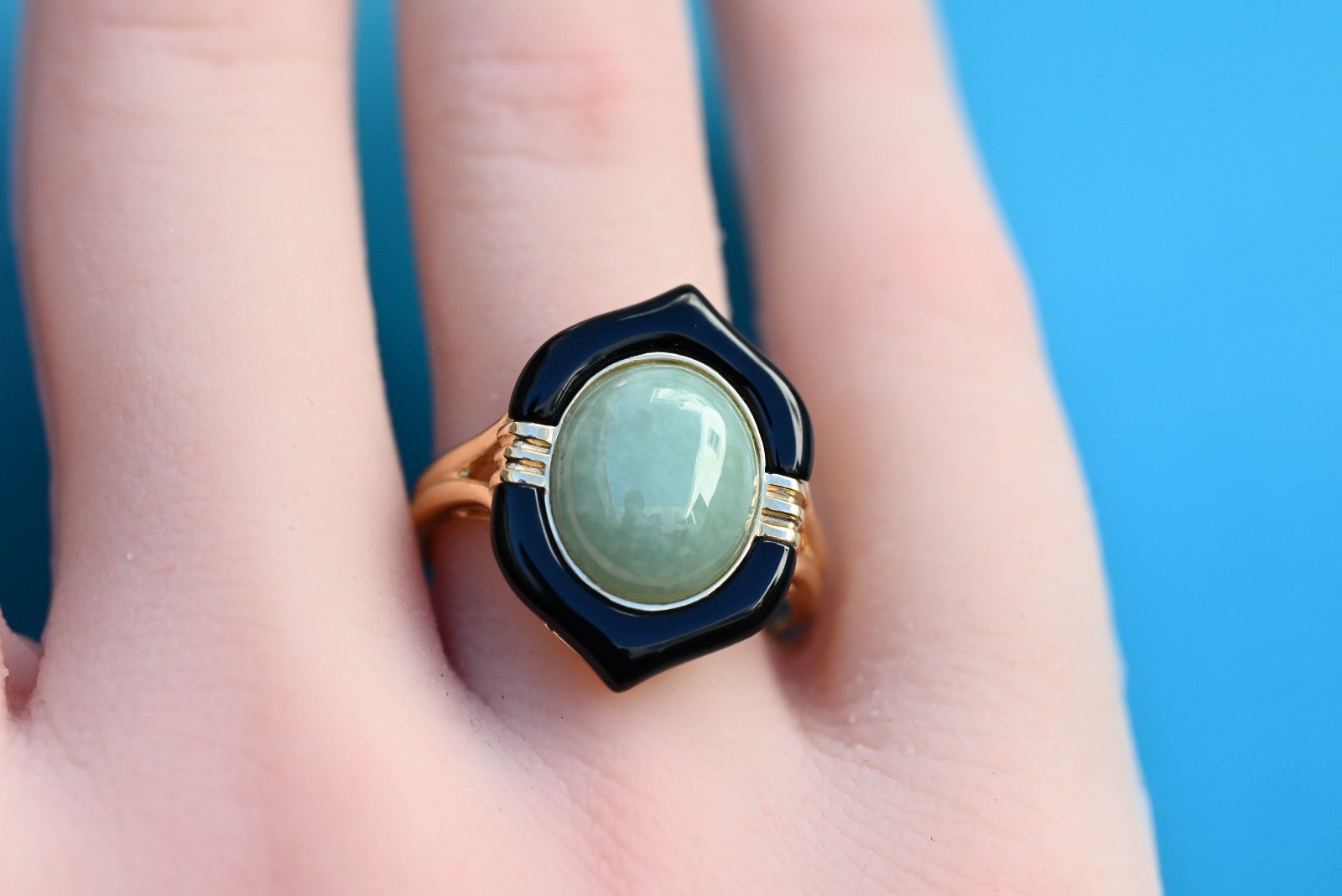 Stunning 14K Yellow Gold Jade & Onyx Ring4