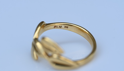 Simple yet Elegant Designer Robert Lee Morris 18K Yellow Gold Dart Motif Ring4