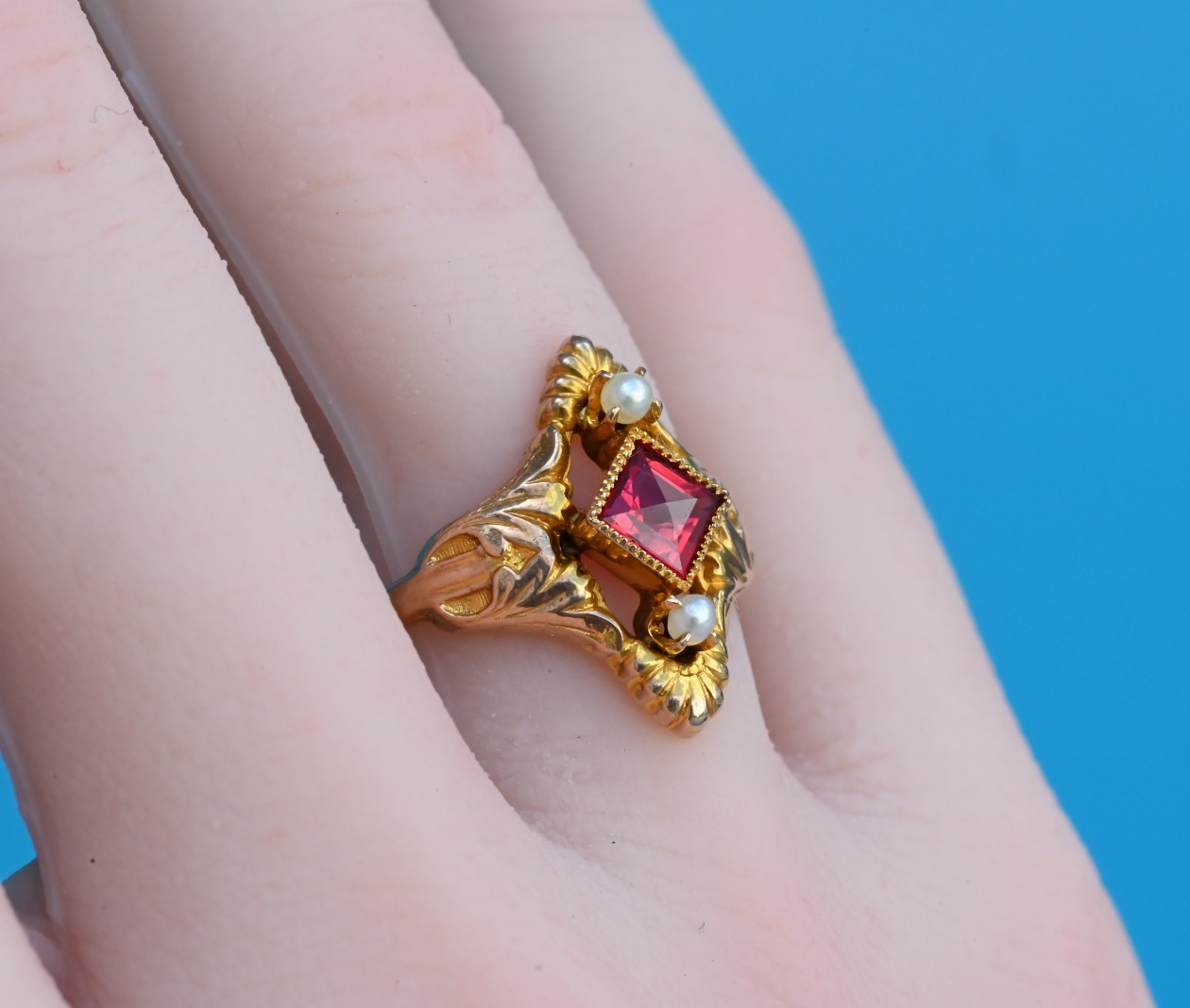 Superb Antique / Early Vintage 12K Yellow Gold Ring w/ Red Gemstone & Pearls2