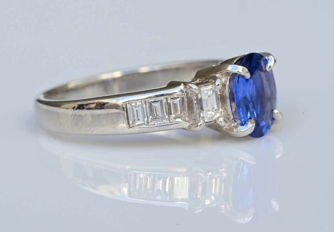 Superb High Quality Platinum Ring with 1 ct Natural Blue Sapphire Gemstone2