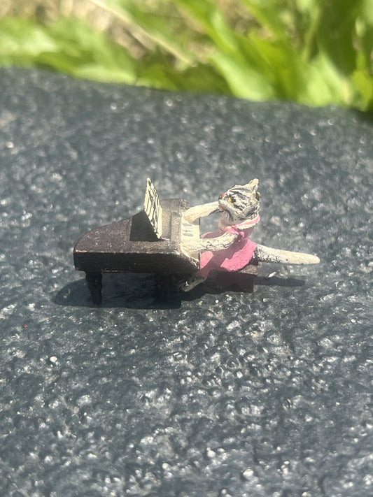 Vintage Austrian Vienna Cold Painted Bronze Figure of Lady Cat Playing Piano0