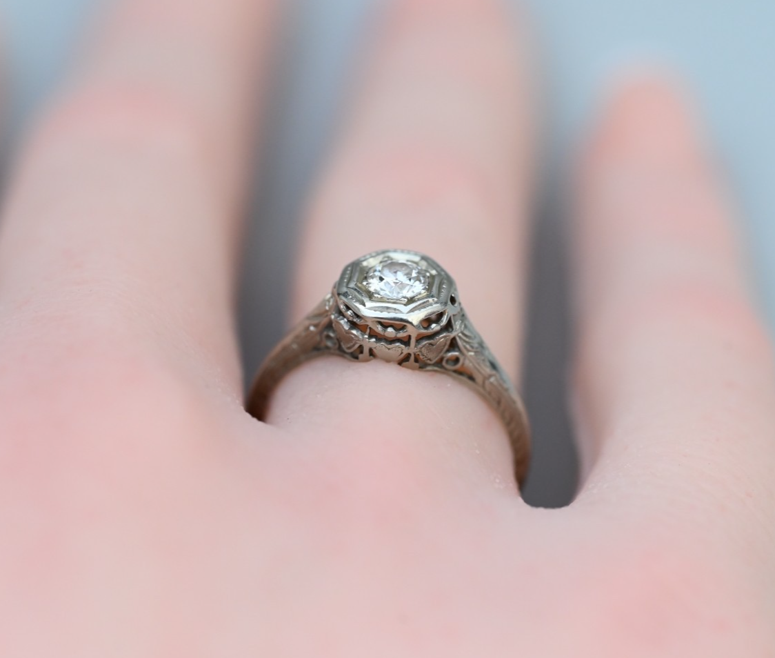Superb Antique Art Deco Period 18K White Gold Filigree Ring with .20 ct Diamond4