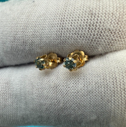 Beautiful Vintage 14k Yellow Gold Earrings with Small Topaz Gems1