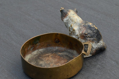 Rare & Fun Austrian Vienna Cold Painted Bronze Ashtray with Cat Holding Nose8