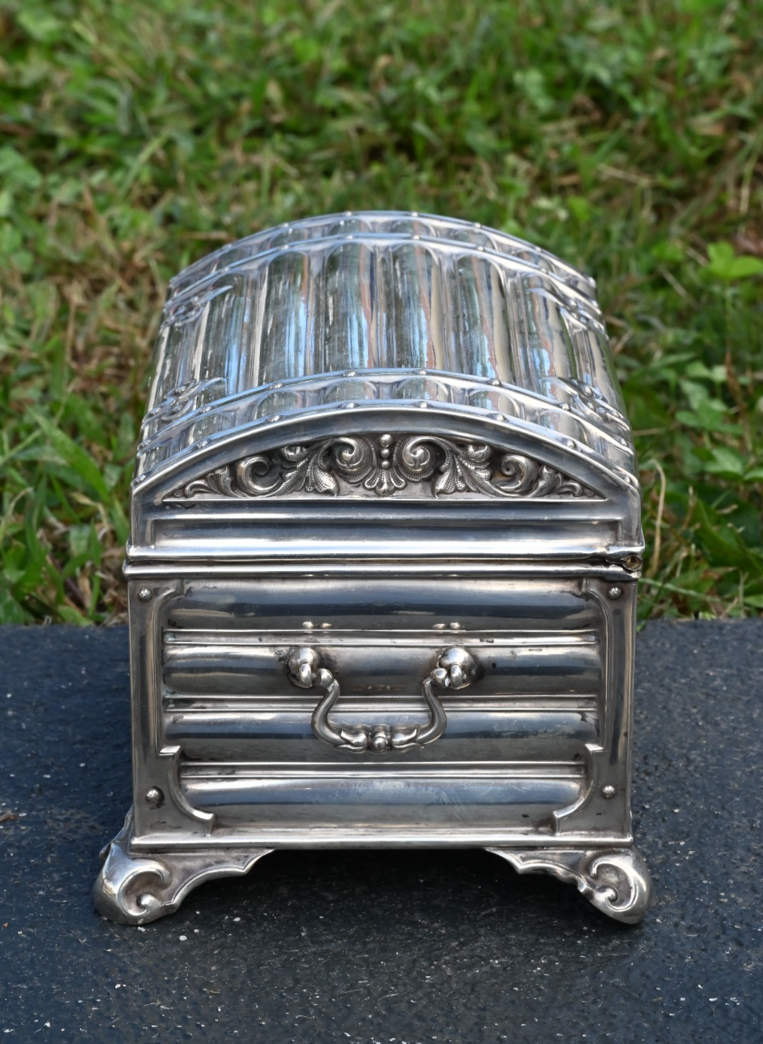 Stunning Antique Dutch or Austrian 750 Silver Trinket / Money Treasure Chest Box3