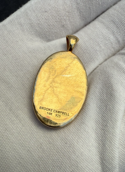 Stunning Cabochon Coral Pendant w/ Scalloped Trim & Decorative Shell Motif5