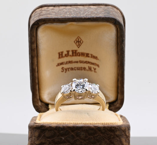 Beautiful Three stone 1.25 cttw Diamond & 14k Yellow Gold Ring IGI Certified0