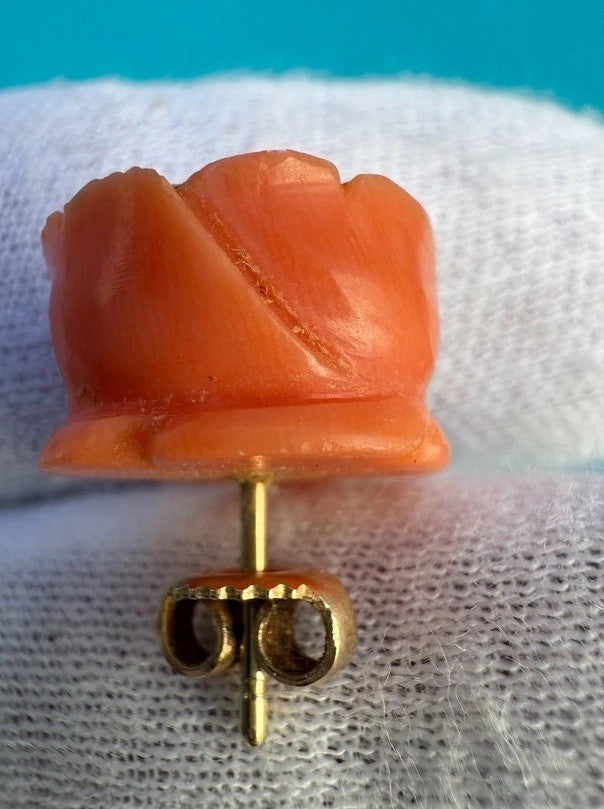 Gorgeous Antique 1900s Natural Carved Floral Motif Coral & 14k Gold Earrings4