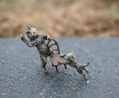 Amusing Antique Cold Painted Austrian Vienna Bronze Figure of Kitten in Trouble2