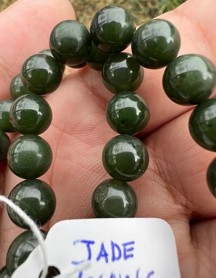 Vibrant Green Antique / Vintage Spinach Natural Nephrite Jade Beaded Necklace6