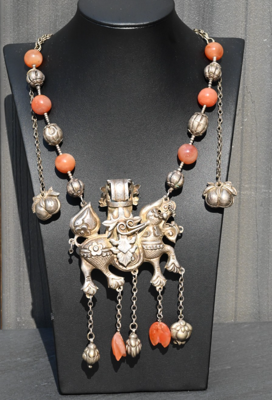 Early Antique Chinese Silver Necklace with Chillin Dragon, Flowers & Carnelian4
