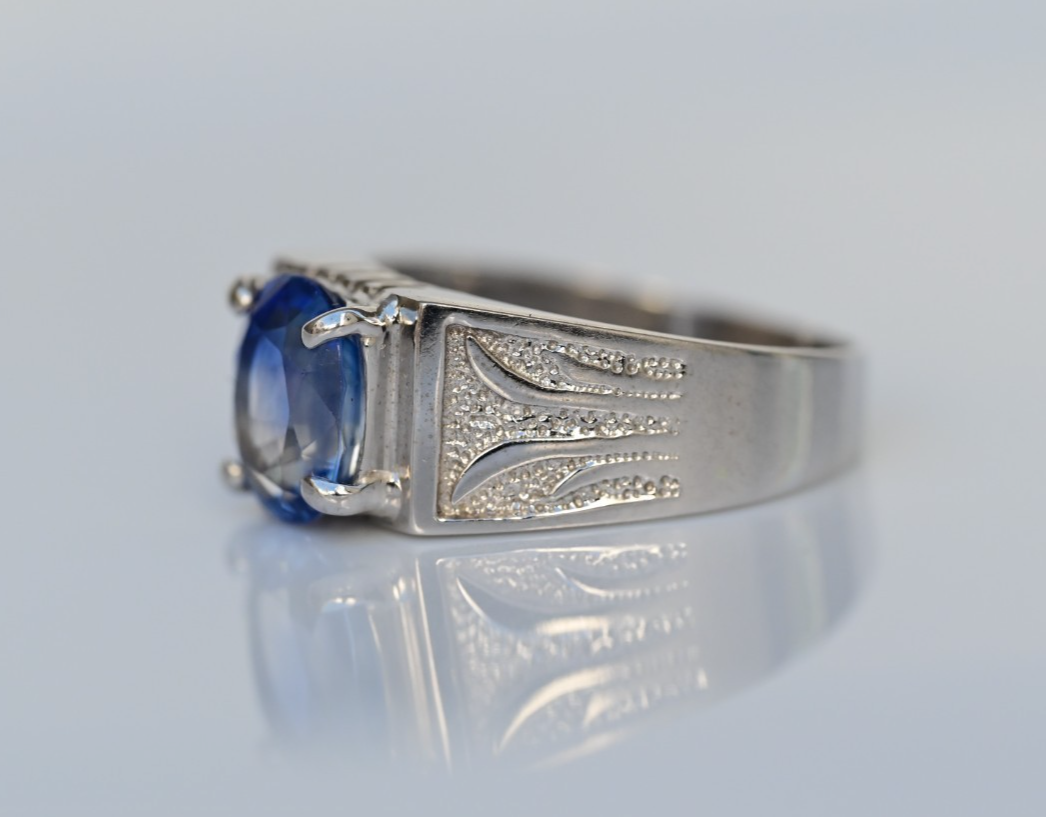 Gorgeous 18K White Gold with 2 ct Vivid Natural Blue Sapphire Ring2