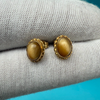 Beautiful Vintage 14k Yellow Gold Earrings with Cats Eye Gems 0