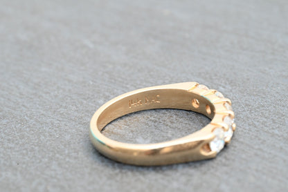 Lovely  14K Yellow Gold 5-Stone Diamond Band Signed MAC5