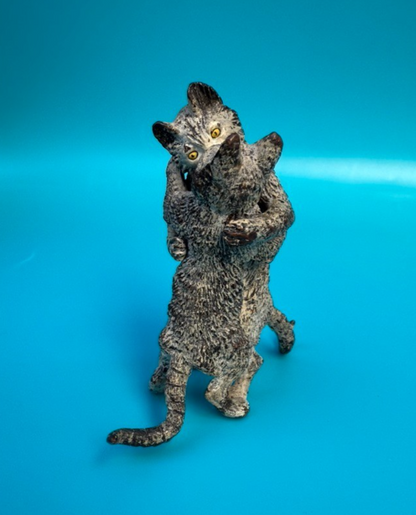 Rare Antique 1900s Austrian Vienna Cold Painted Bronze of Cat Lovers Kissing7