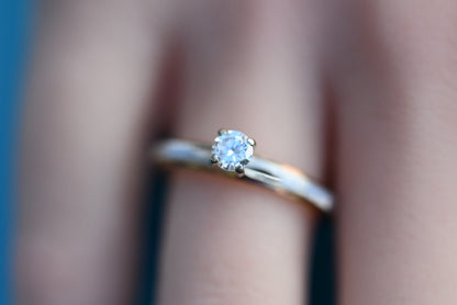 Gorgeous Vintage 14k Yellow Gold Ring W/ .25 Ct Diamond Solitaire7
