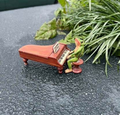 Gorgeous Cold Painted Austrian Vienna Cold Painted Musical Frog Pianist ￼￼2