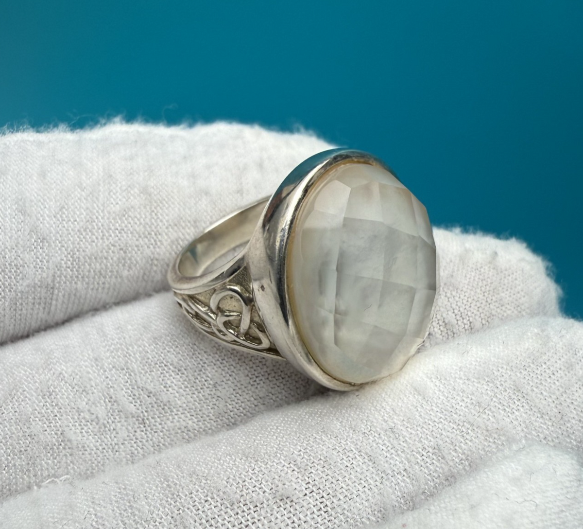 Vintgage Whitney Kelly Sterling Silver Ring with Faceted Mother of Pearl 13