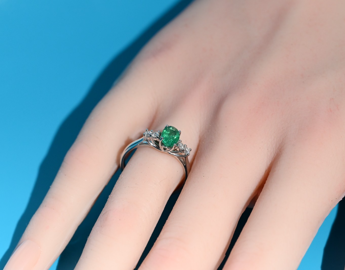 Superb 18K White Gold Ring with Oval Emerald Center Stone and Side Diamonds13