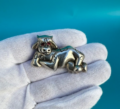 Attractive & Fun Sterling Silver Brooch Pin of Cow with Lab Ruby Eyes5