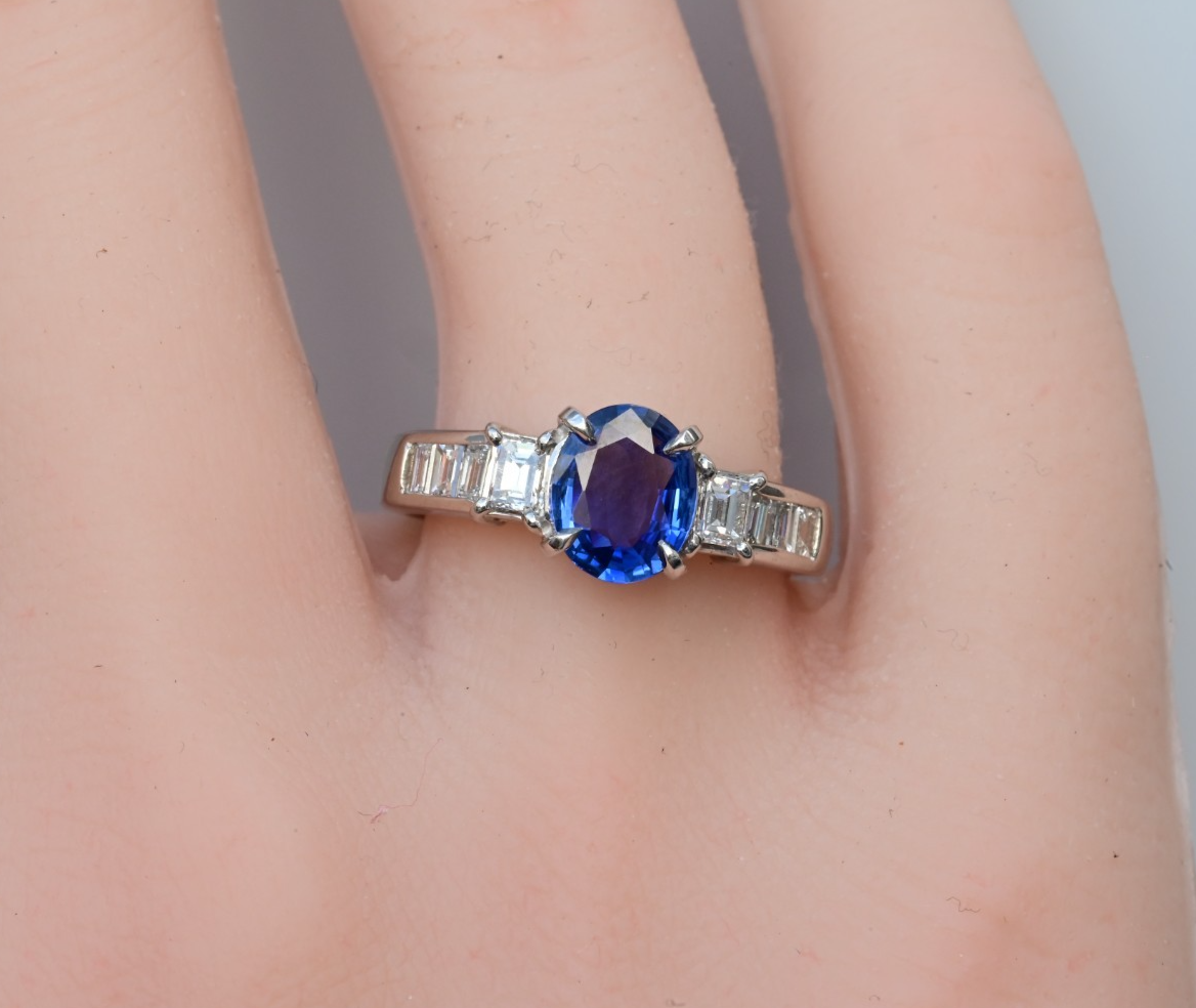 Superb High Quality Platinum Ring with 1 ct Natural Blue Sapphire Gemstone4
