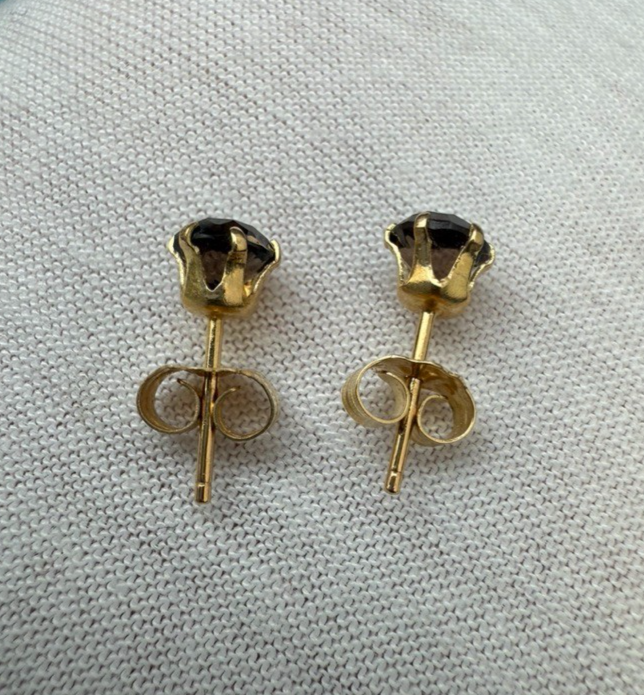 Vintage 14k Yellow Gold Stud Earrings with Brilliant Cut Gems 3