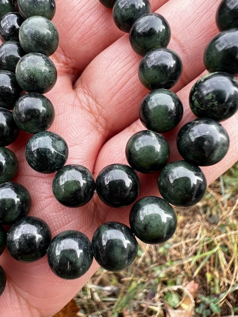 Lovely Antique / Vintage Spinach Green Natural Nephrite Jade Beaded Necklace4