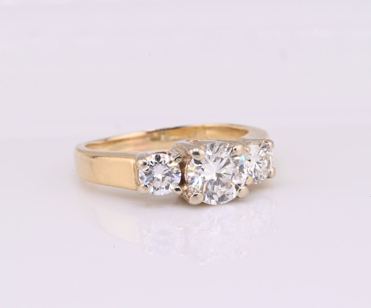 Beautiful Three stone 1.25 cttw Diamond & 14k Yellow Gold Ring IGI Certified2