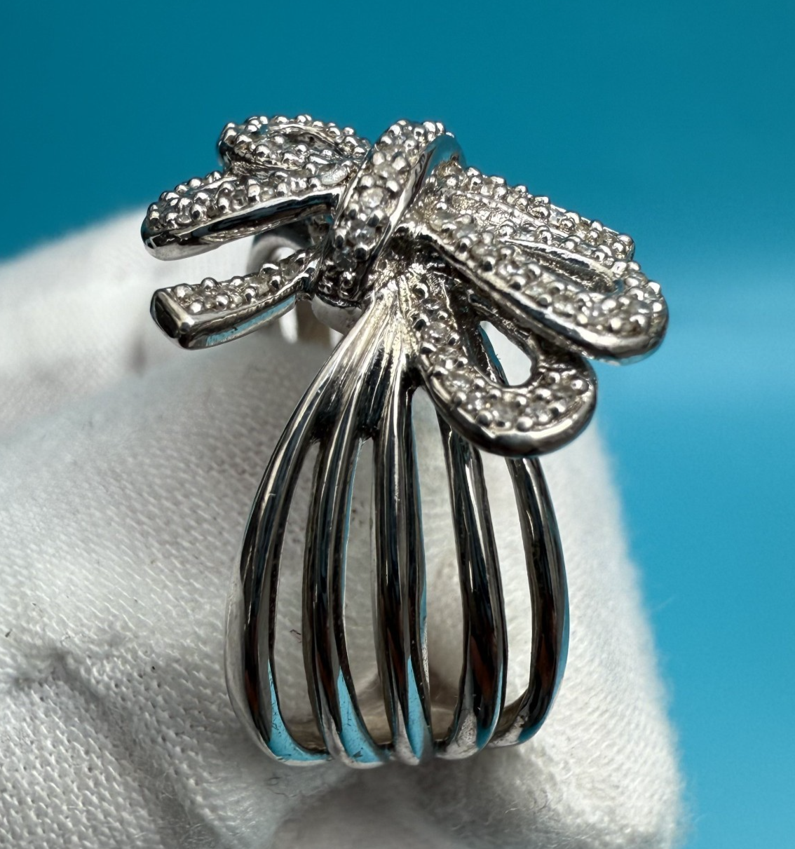 Beautiful Ribbon Design Sterling Silver Ring Signed KN1