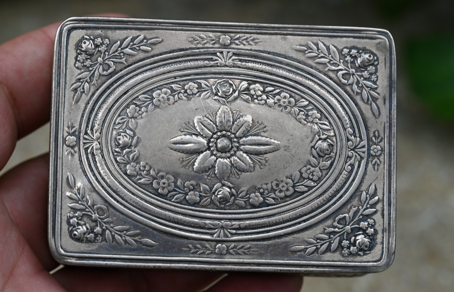 Gorgeous Antique European Floral Decorated Trinket Box .800 Silver /925 Sterling0