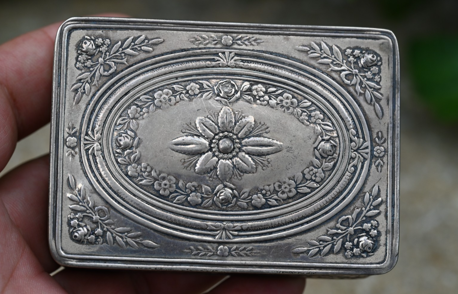 Gorgeous Antique European Floral Decorated Trinket Box .800 Silver /925 Sterling0