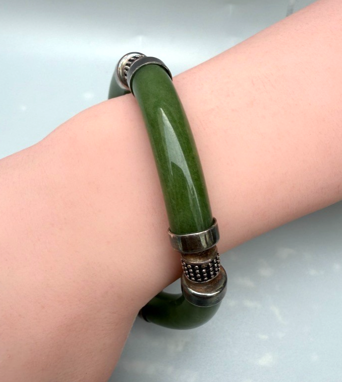 Gorgeous Vintage Chinese Green Jade & Textured Sterling Silver Bracelet2