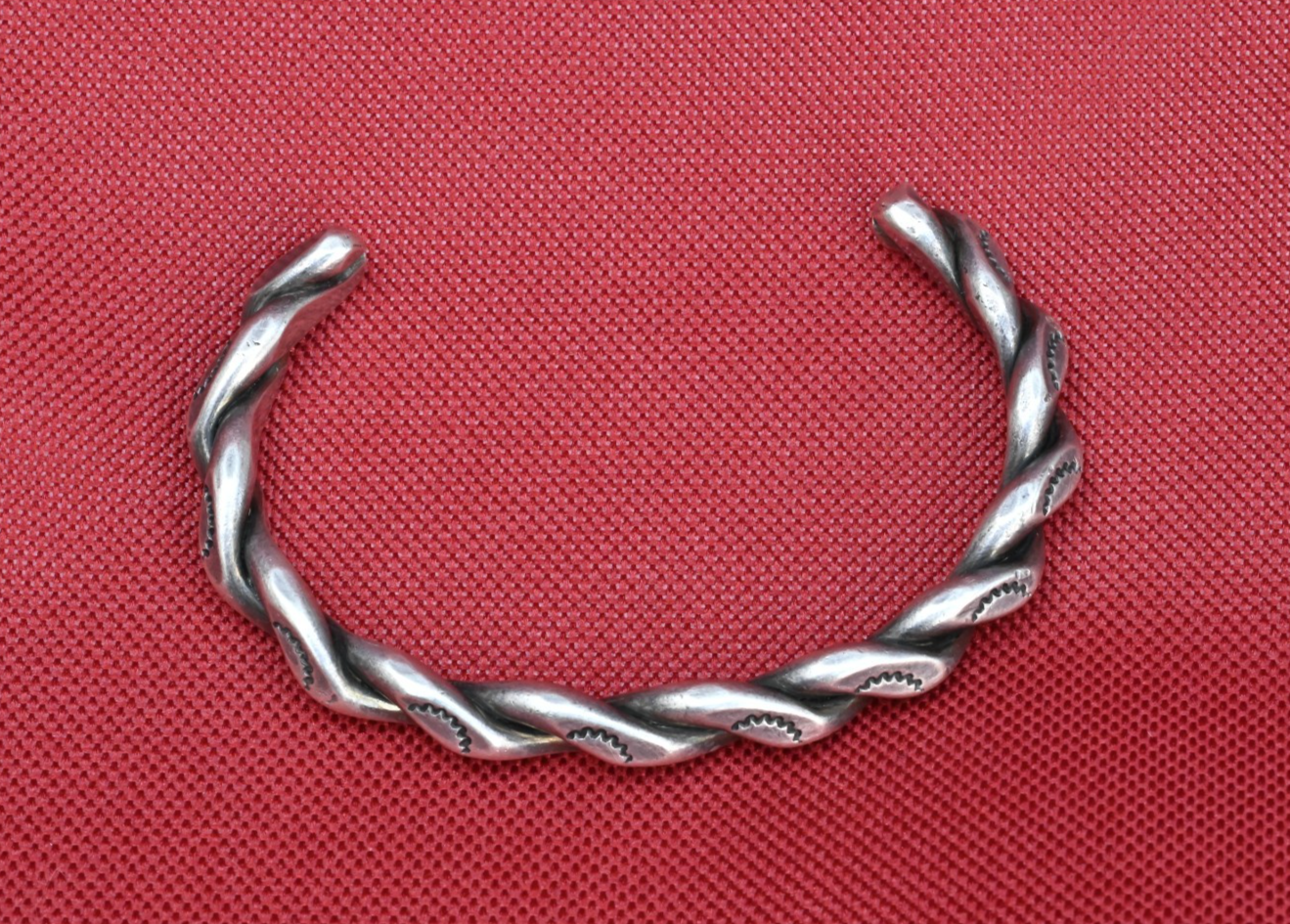 Southwestern-style Twisted Wire and Carinated Sterling Silver Cuff Bracelet5