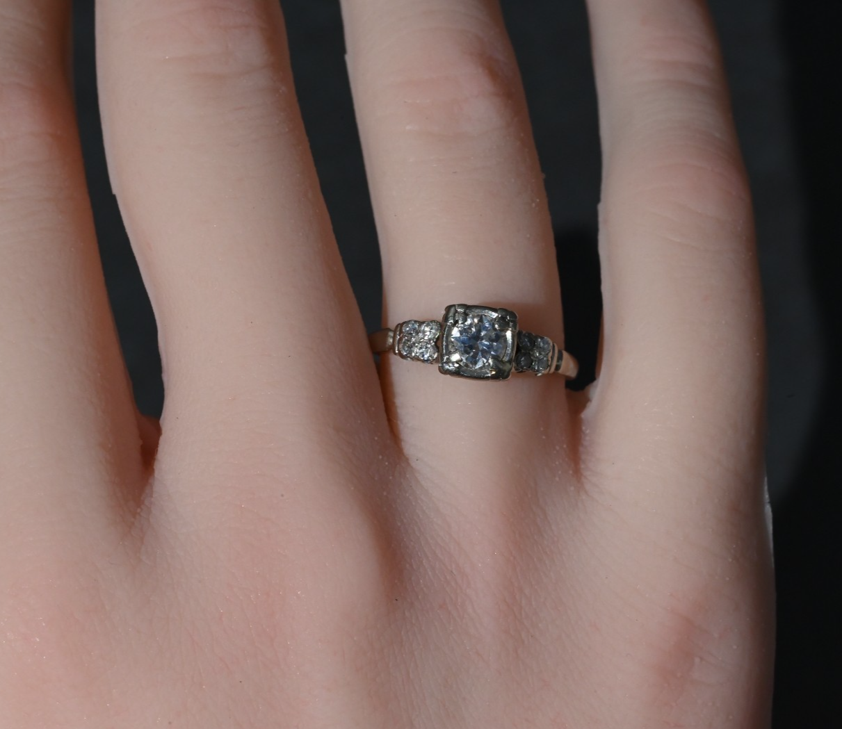 Gorgeous Early Vintage / Antique Natural Diamond Engament Ring set in 14k WG6