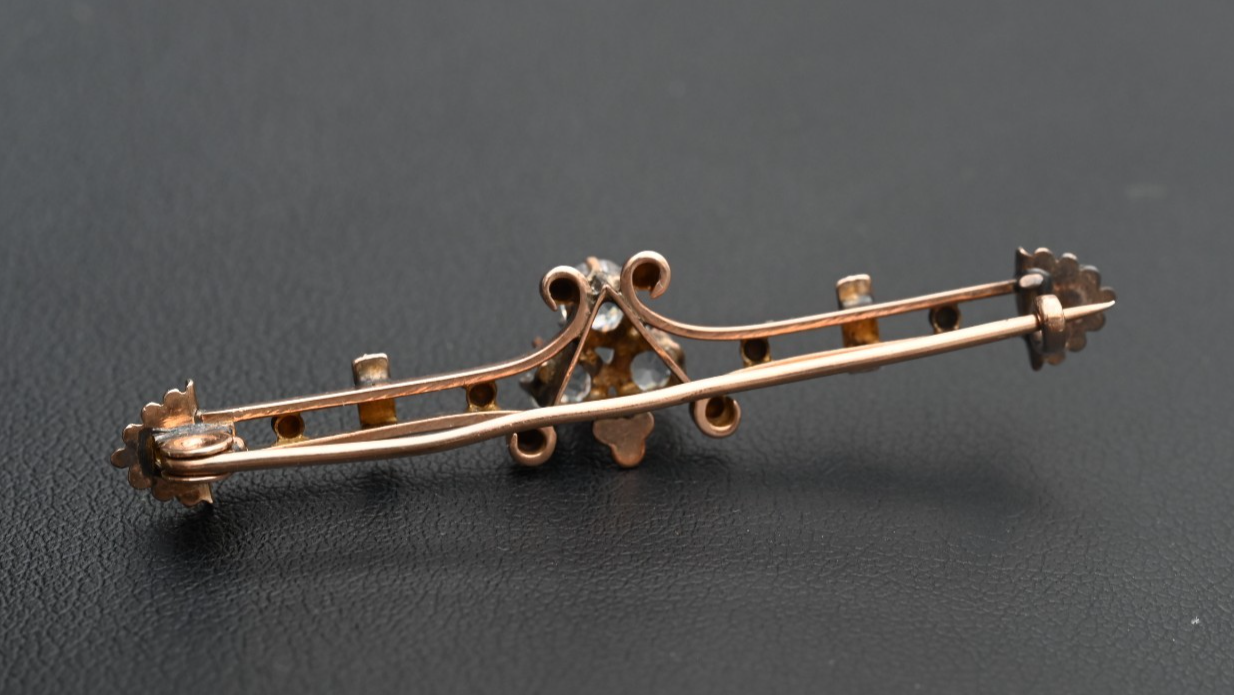 Antique Victorian-era 10K - 12K Bar Brooch Pin w/ Natural Old Mine Cut Diamonds3