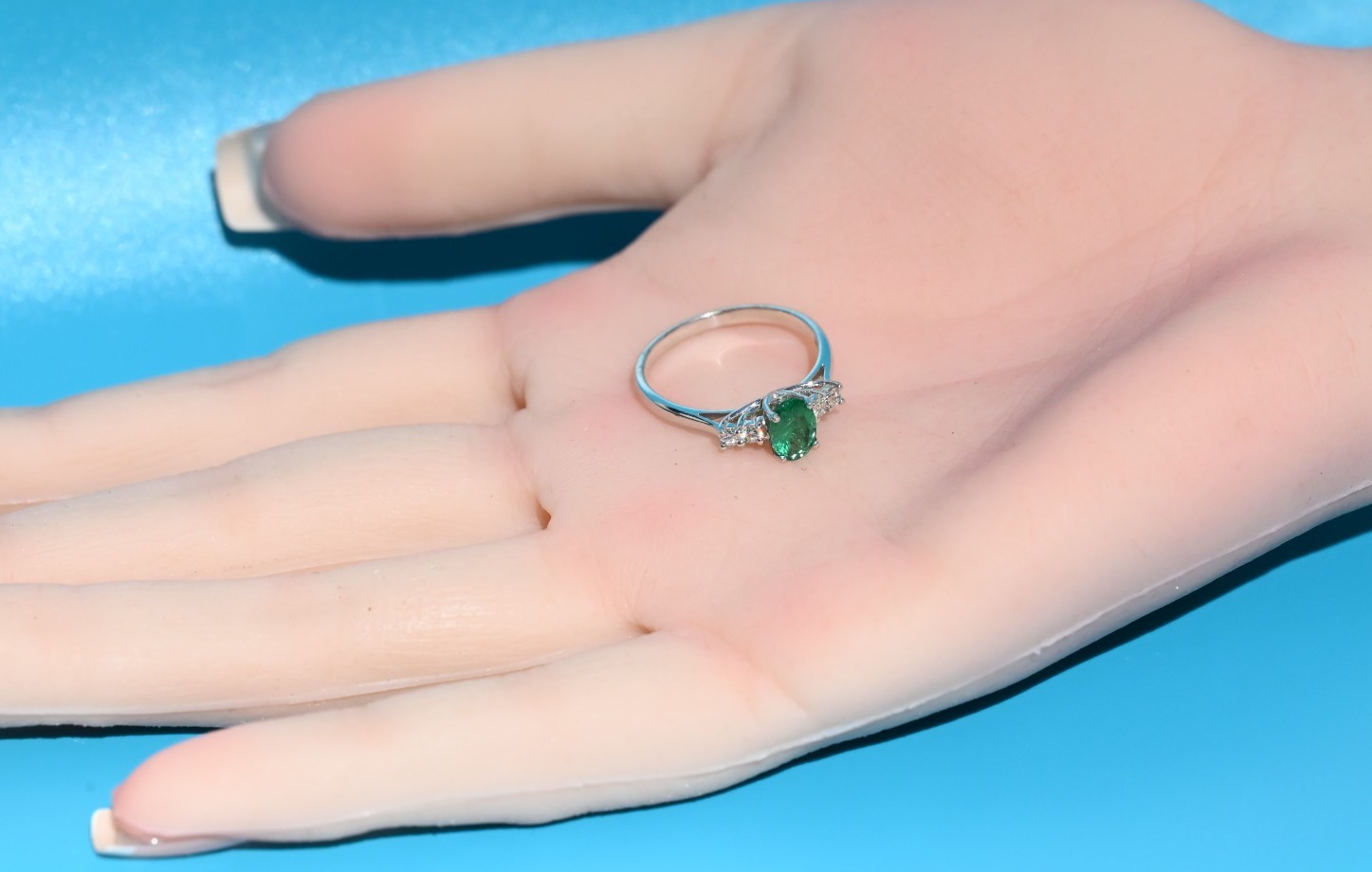 Superb 18K White Gold Ring with Oval Emerald Center Stone and Side Diamonds14