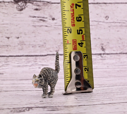 Lovely Antique Austrian Vienna Cold Painted Bronze Figure of Scared Cat12