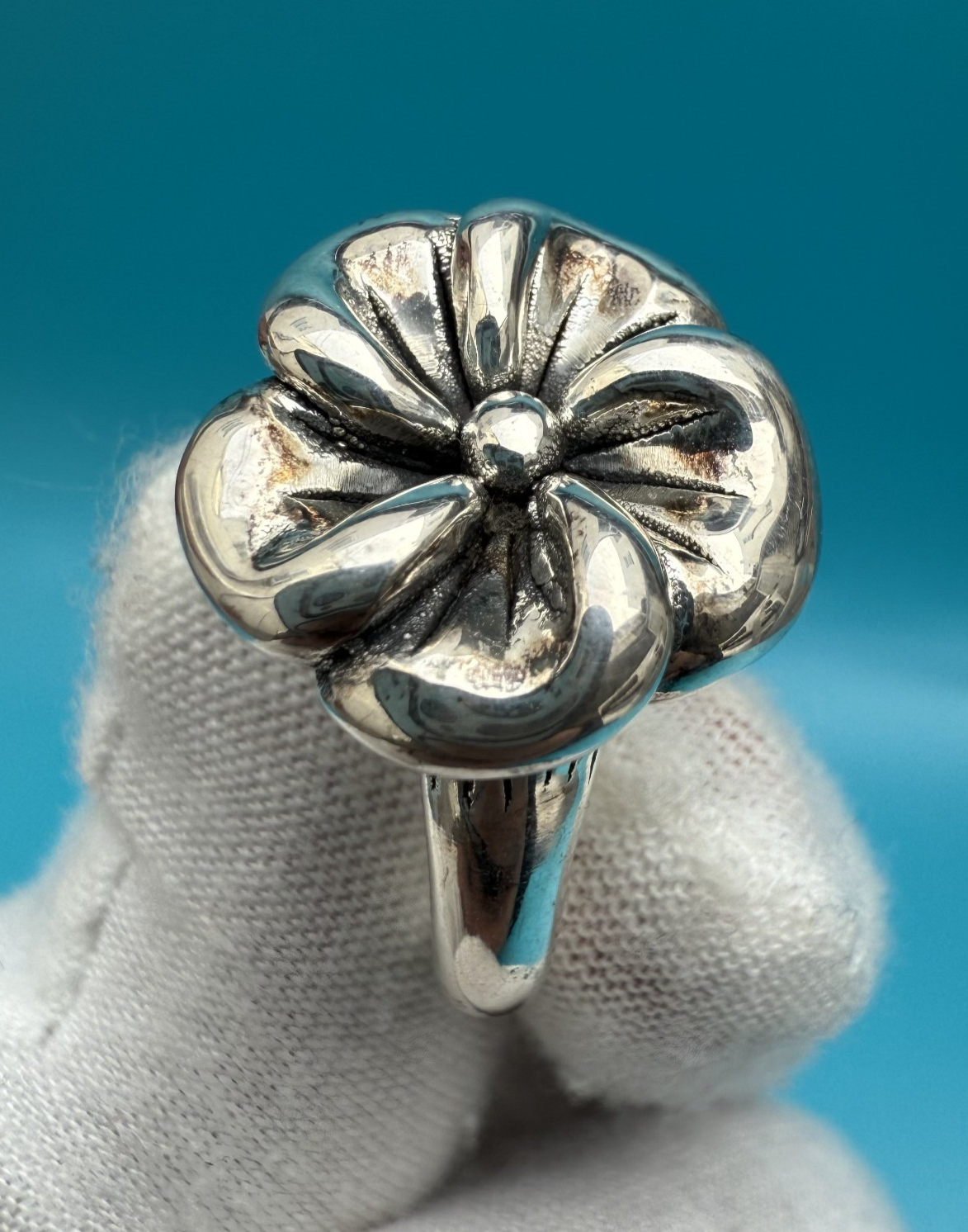 Sterling Silver Ring with Flower Motif 2