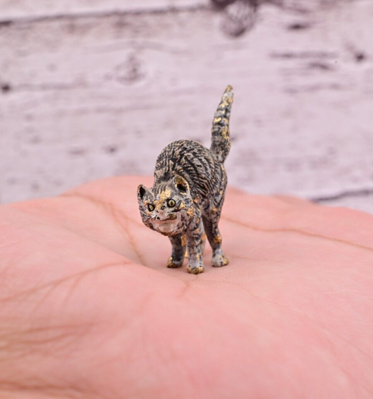 Life-Like Antique Austrian Vienna Cold Painted Bronze Figure of Scared Cat0