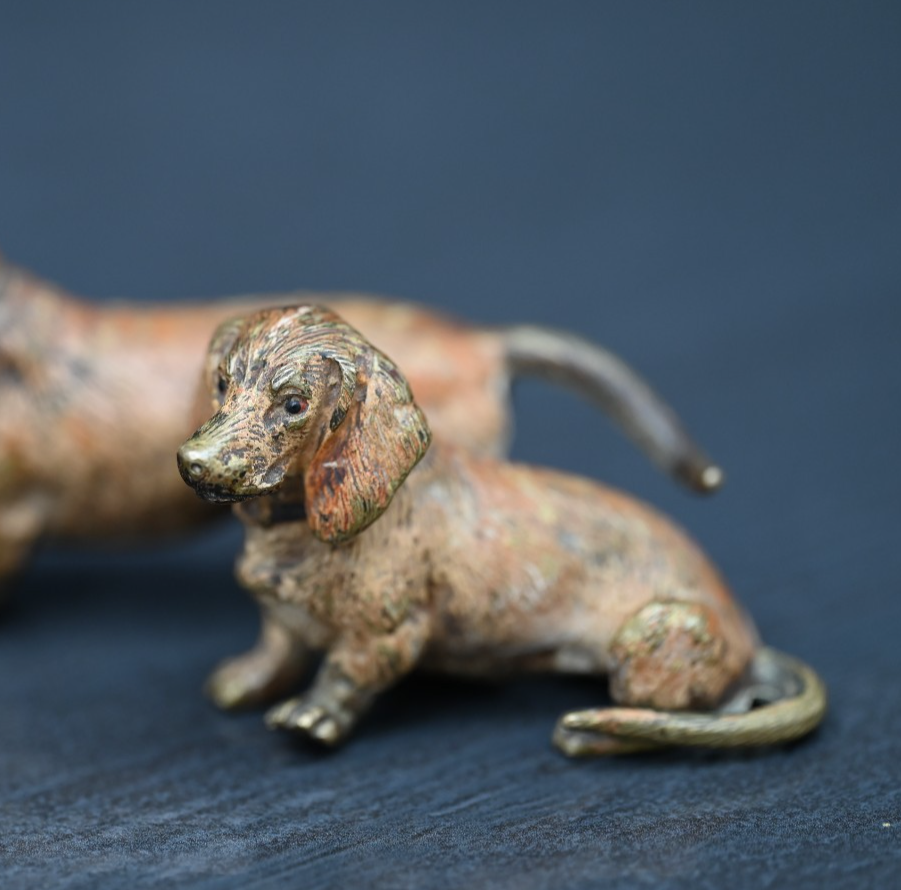 Antique 1900s Austrian Vienna Cold Painted Bronze Figure of Two Dachshund Dogs7