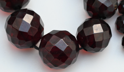 Antique / Vintage Art Deco Faceted Cherry Bakelite Necklace Round Shape Beads4