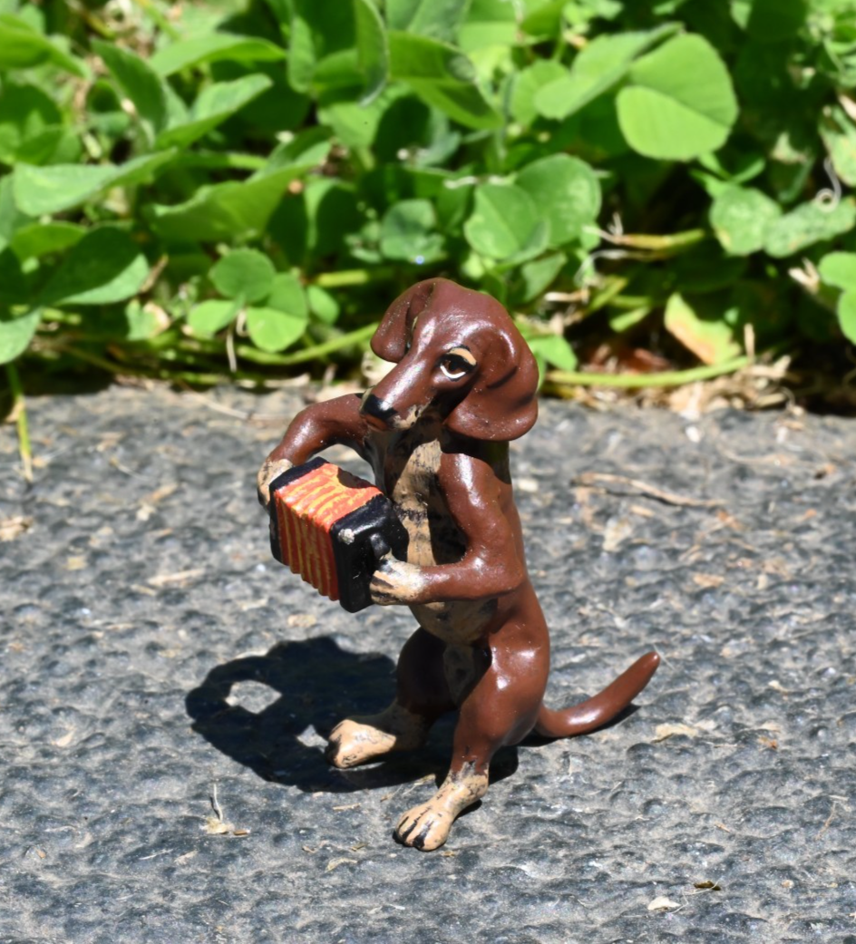 Fritz Bergmann Austrian Vienna Cold Painted Bronze Musical Dachshund w Accordion3