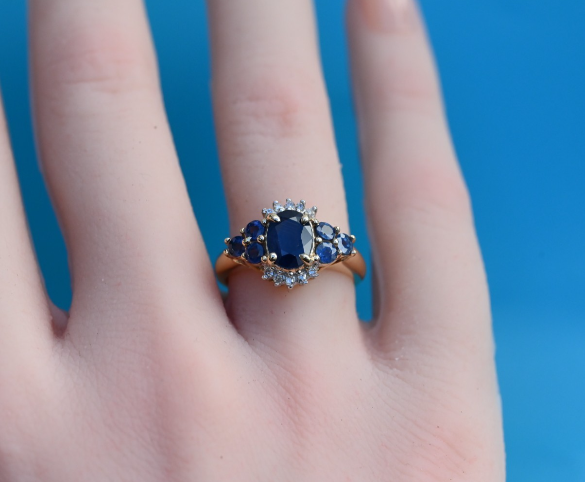 Lovely Natural Sapphire & Diamond Ring in 14K Yellow Gold8