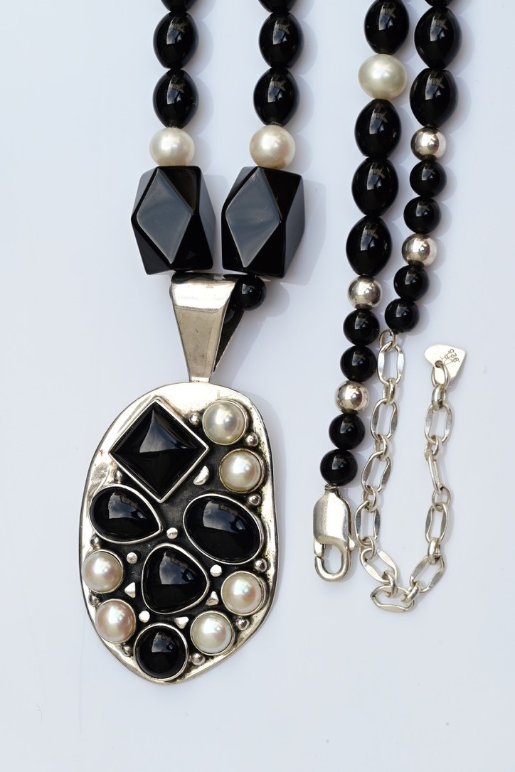 Vintage Jay King Desert Rose Trading (DTR) Black Onyx & Pearl Sterling Necklace1