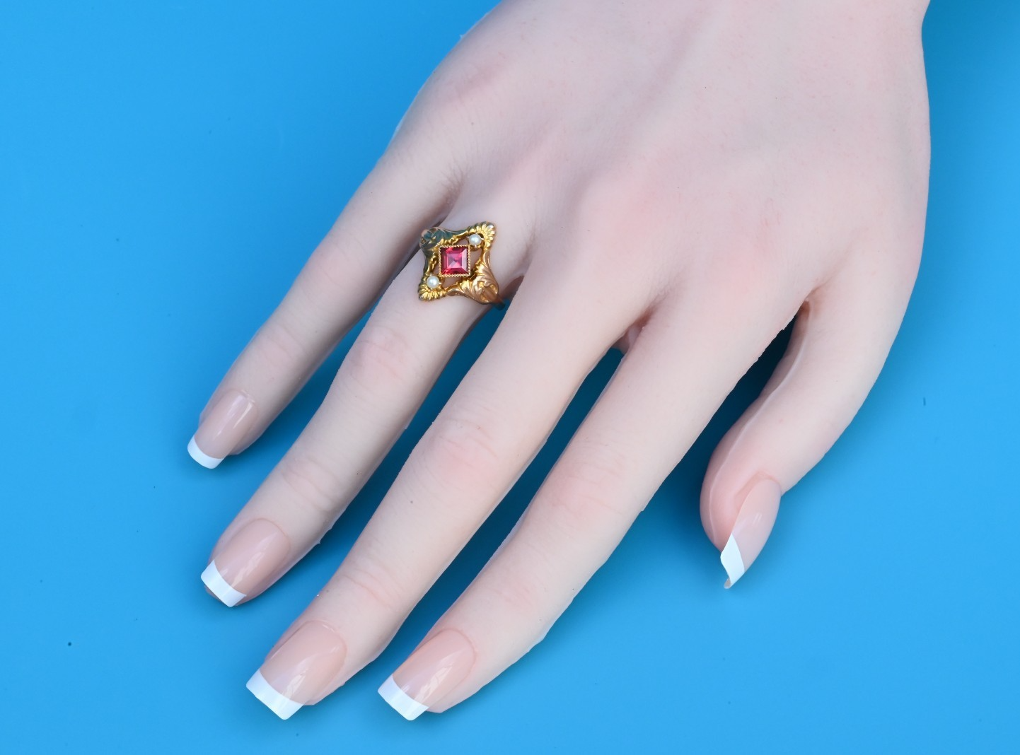 Superb Antique / Early Vintage 12K Yellow Gold Ring w/ Red Gemstone & Pearls3
