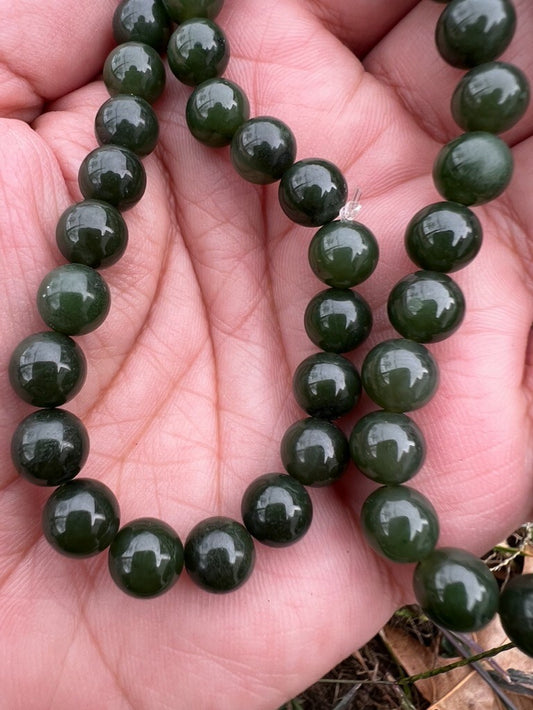 Rich Green Antique / Vintage Spinach Natural Nephrite Jade Beaded Necklace1