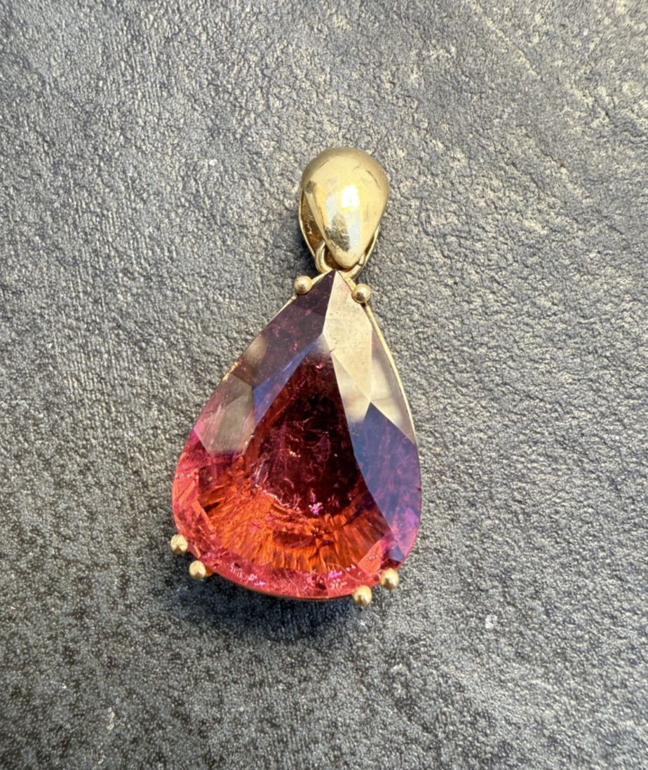 Superb Antique / Vintage Plum Red Natural Tourmaline & 18K Yellow Gold Pendant2