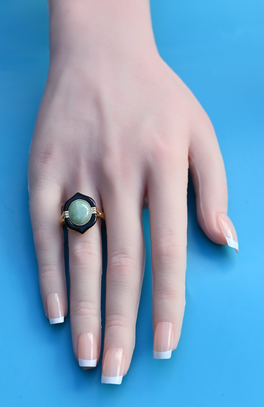 Stunning 14K Yellow Gold Jade & Onyx Ring1
