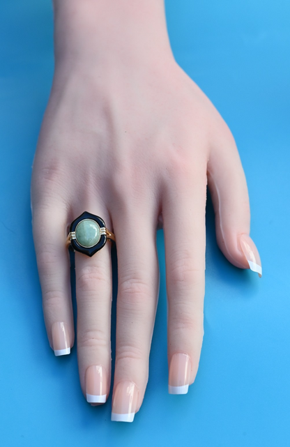 Stunning 14K Yellow Gold Jade & Onyx Ring1