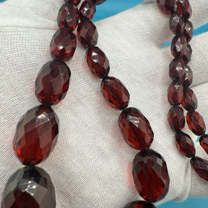 Antique / Vintage Art Deco Faceted Beaded Cherry Bakelite Necklace 44 Gram2